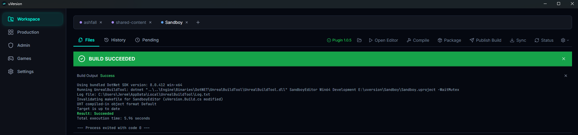 Le Workspace avec un bandeau vert BUILD SUCCEEDED et la console integree affichant la sortie d'Unreal Build Tool.